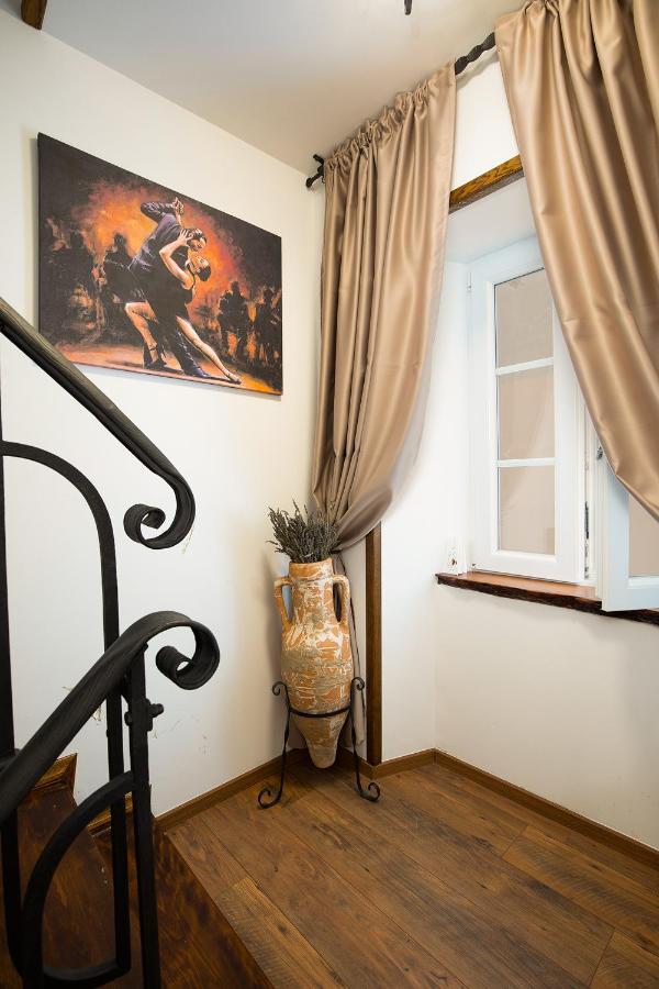 Domus Maximus Apartment พูลา ภายนอก รูปภาพ