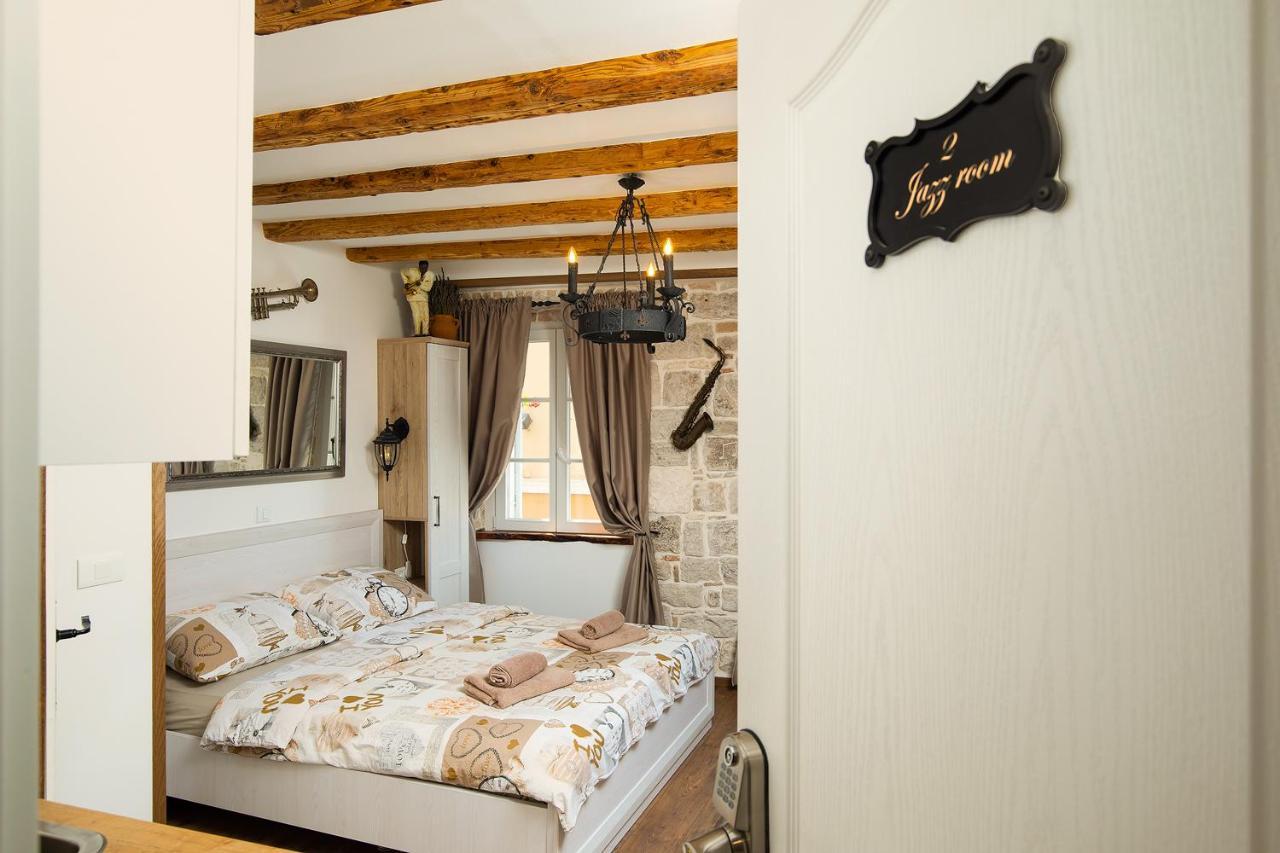 Domus Maximus Apartment พูลา ภายนอก รูปภาพ