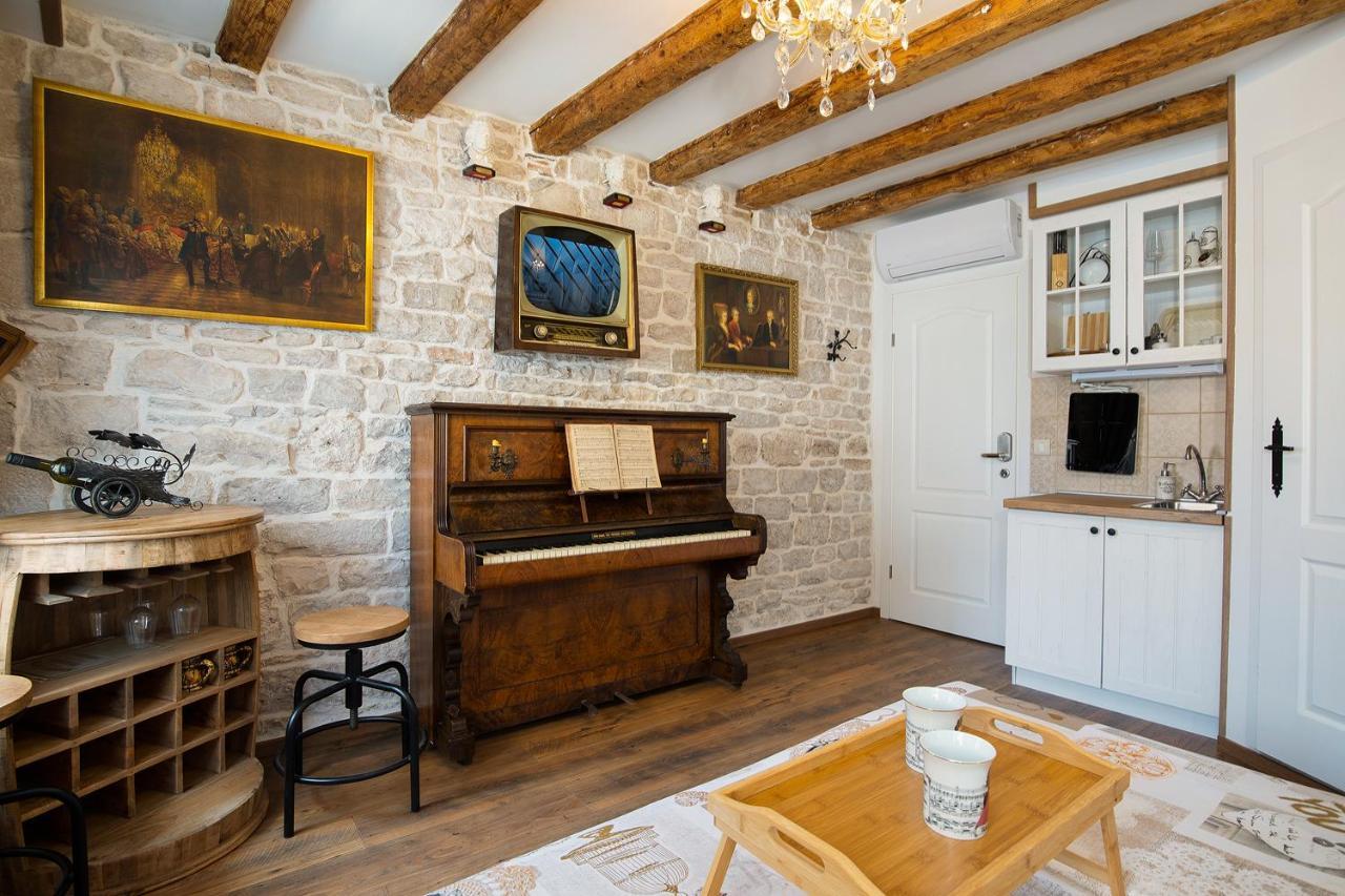 Domus Maximus Apartment พูลา ภายนอก รูปภาพ