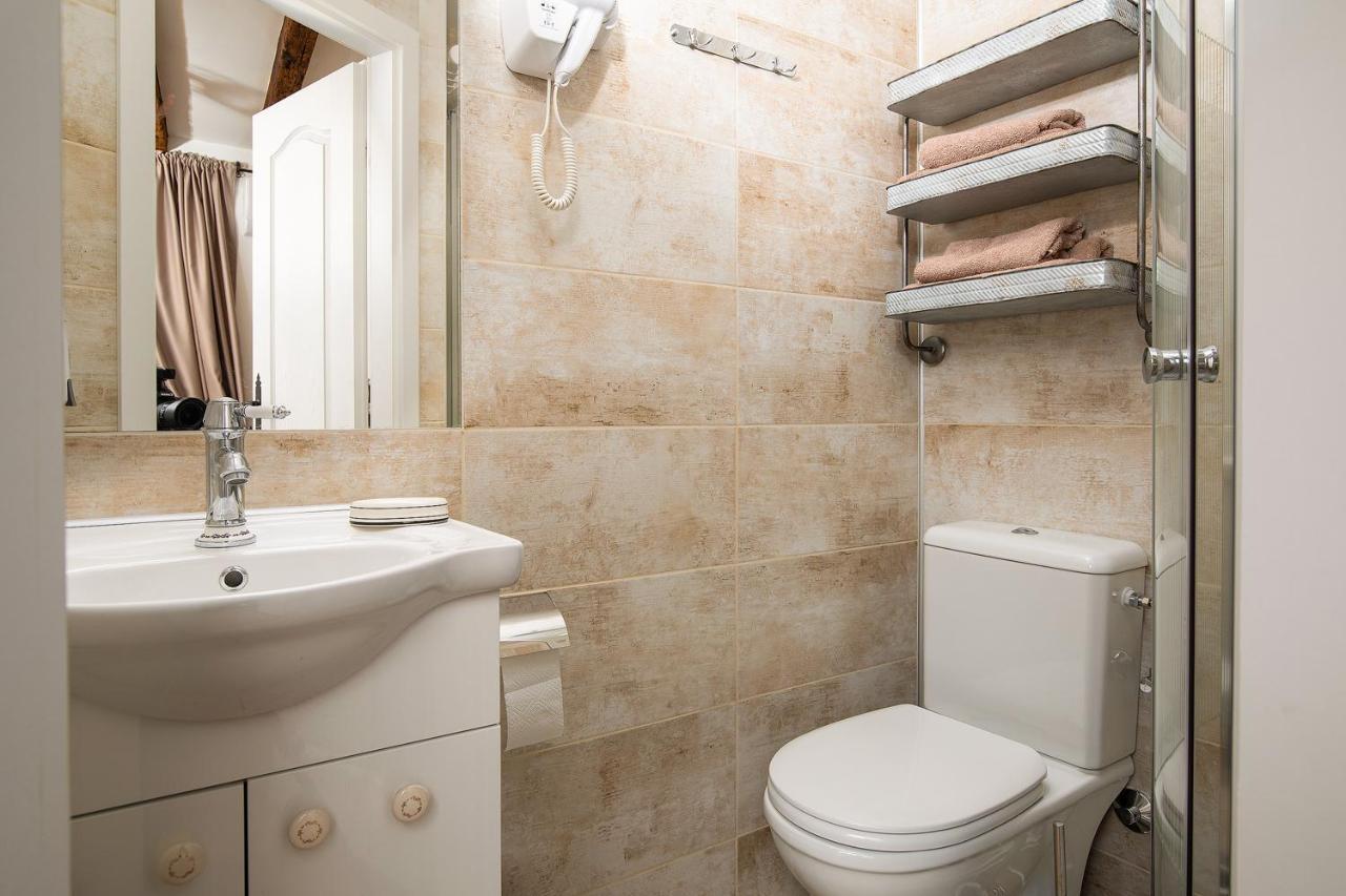 Domus Maximus Apartment พูลา ภายนอก รูปภาพ