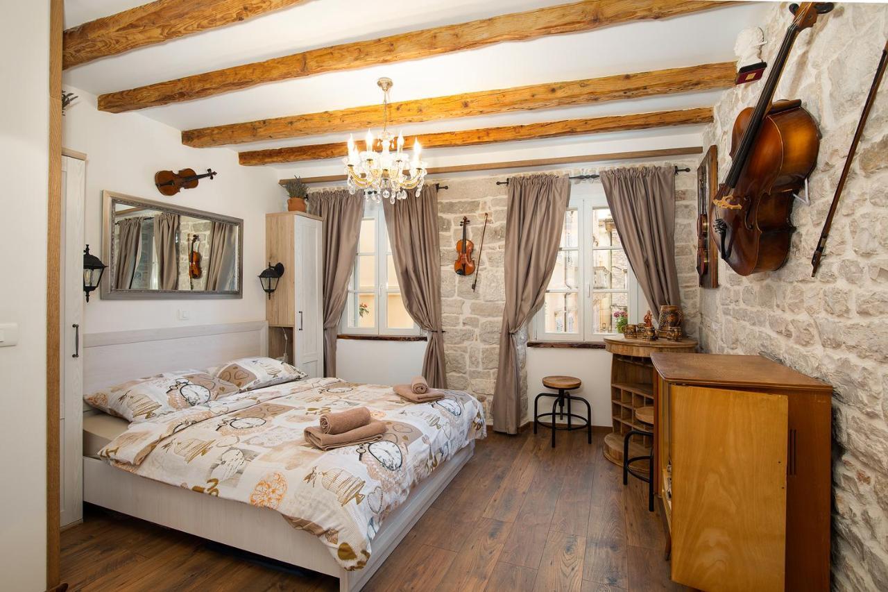 Domus Maximus Apartment พูลา ภายนอก รูปภาพ