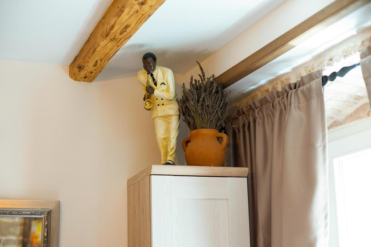 Domus Maximus Apartment พูลา ภายนอก รูปภาพ