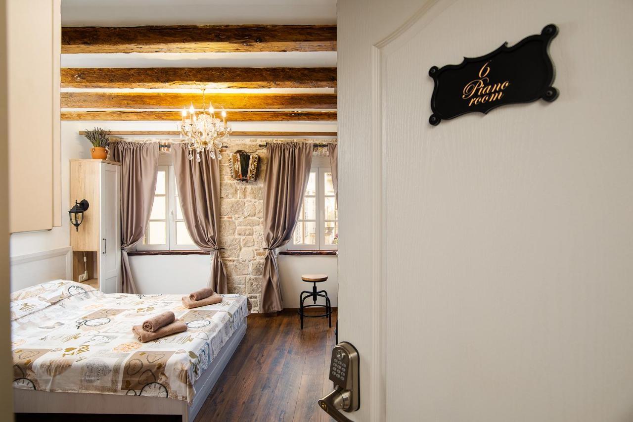 Domus Maximus Apartment พูลา ภายนอก รูปภาพ