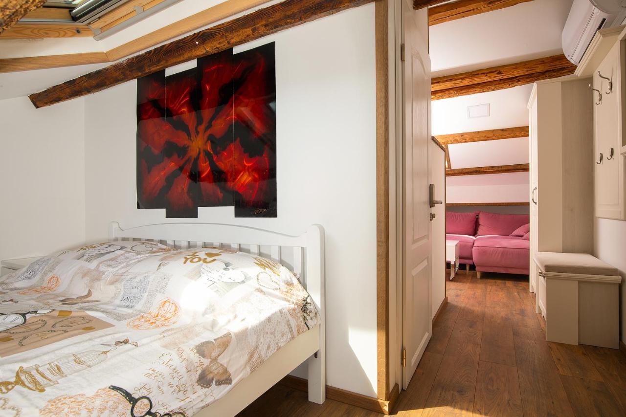 Domus Maximus Apartment พูลา ภายนอก รูปภาพ