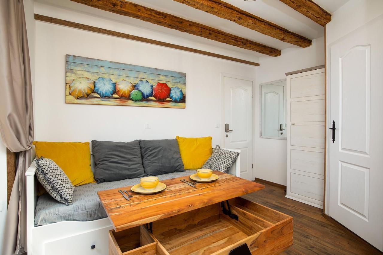Domus Maximus Apartment พูลา ภายนอก รูปภาพ