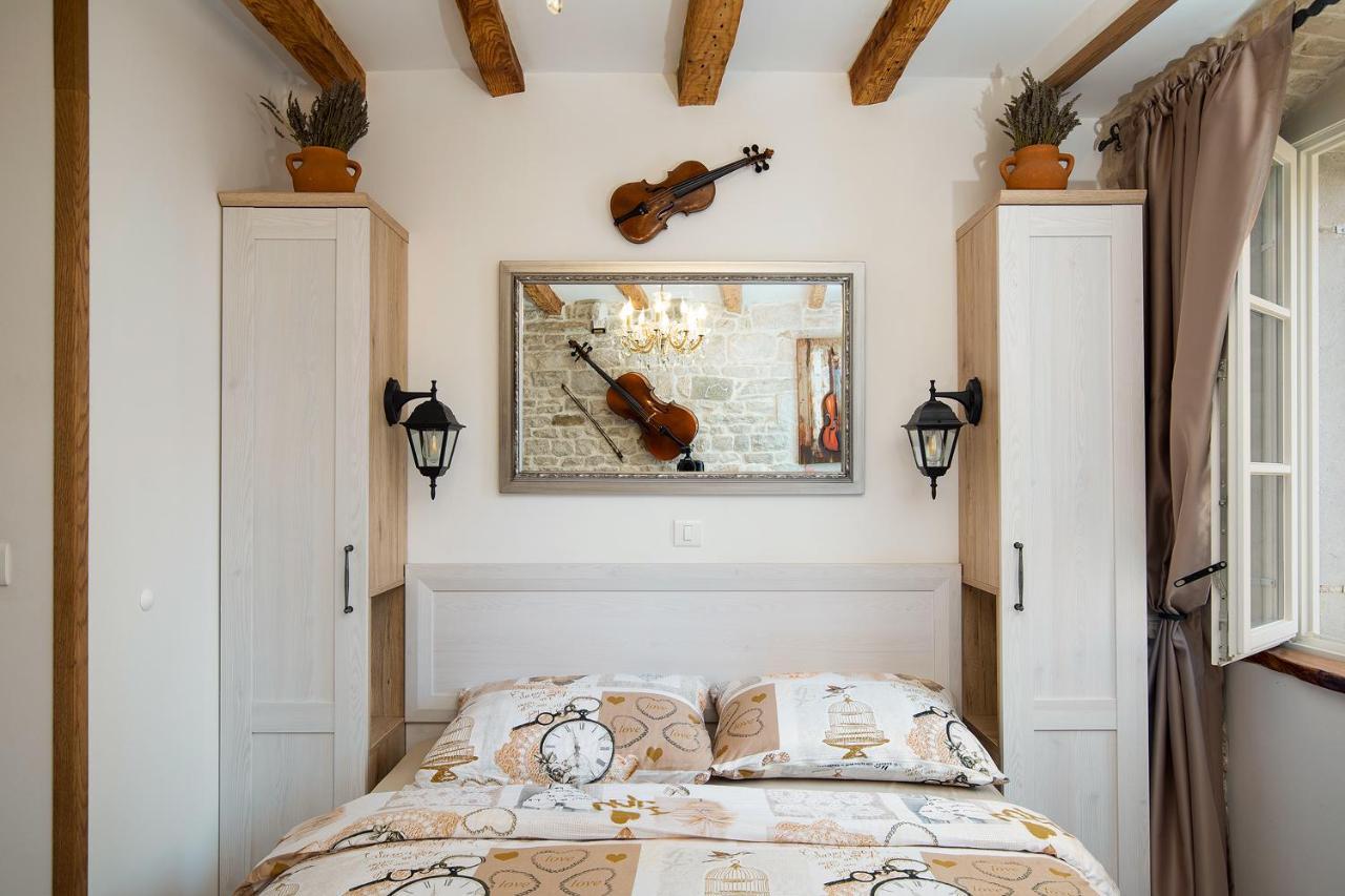 Domus Maximus Apartment พูลา ภายนอก รูปภาพ