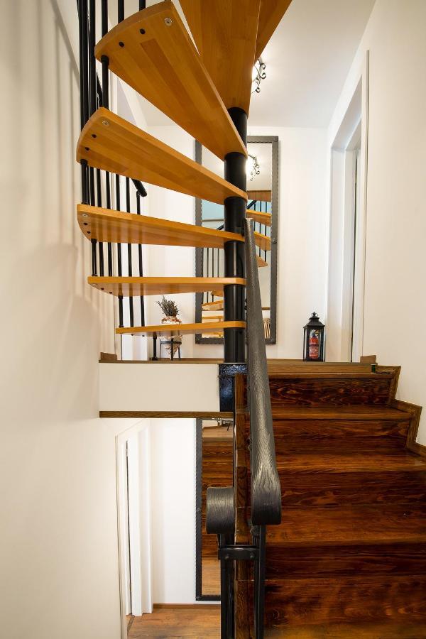 Domus Maximus Apartment พูลา ภายนอก รูปภาพ